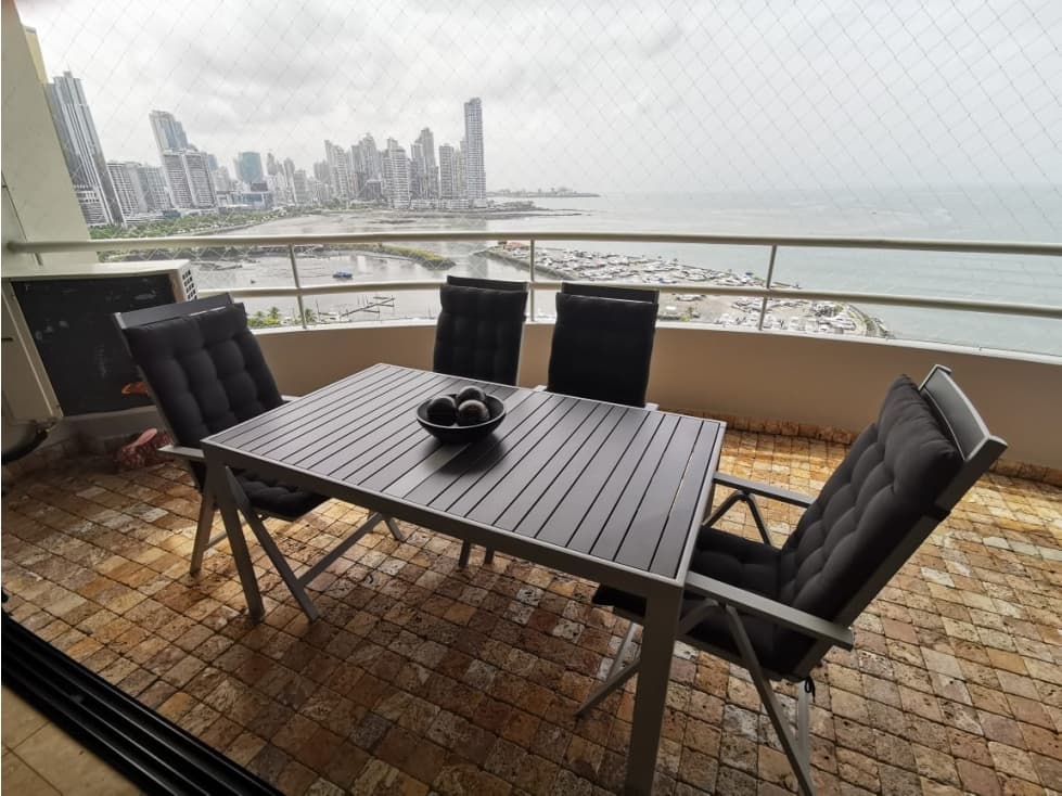 Venta de Apartamento en Ensenada/ Avenida Balboa — foto 1