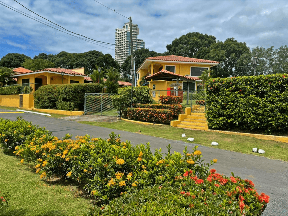 Se vende casa en el Club de Golf Coronado — foto 2
