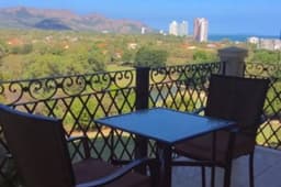 Luxury Turn-key Condo with Golf/Beach Club Membership
