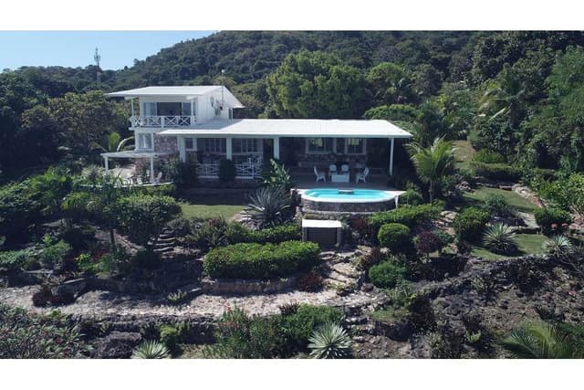 Hermosa casa en la isla de Taboga con una impresionante vista a la ent