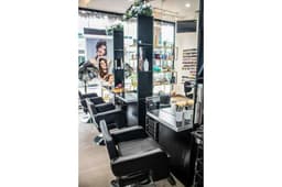 SE VENDE NEGOCIO, Salón de Belleza con Fondos de Comercio
