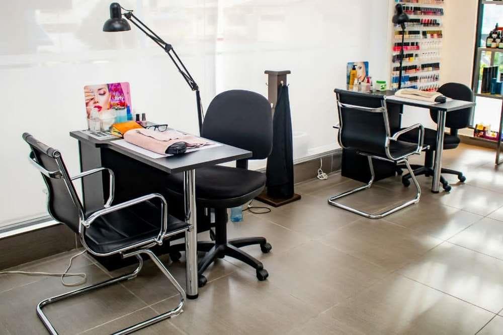 SE VENDE NEGOCIO, Salón de Belleza con Fondos de Comercio — foto 3
