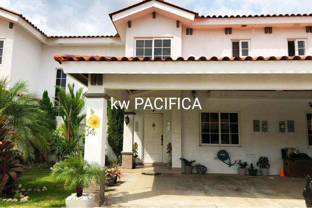 Oportunidad de Mercado, Casa de 2 niveles - Quintas de Versalles — foto 1