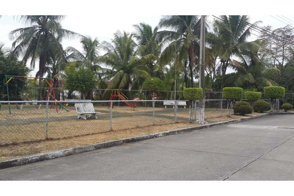 $1,350 - CASA DUPLEX en Altos de Panamá — foto 2