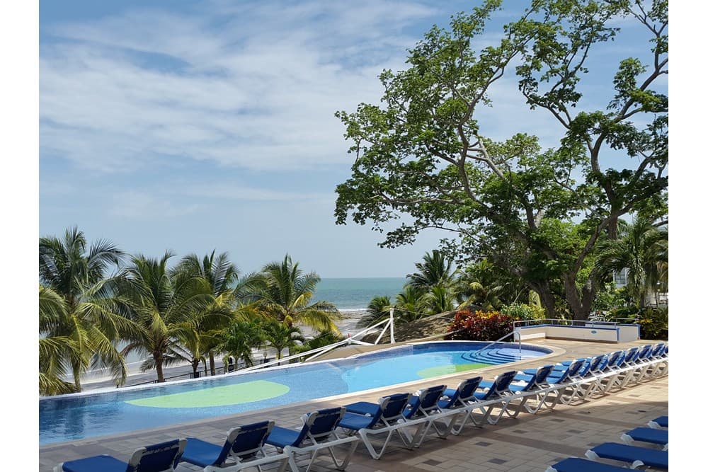 Beachfront Condo For Sale Coronado Bay Panama — foto 2