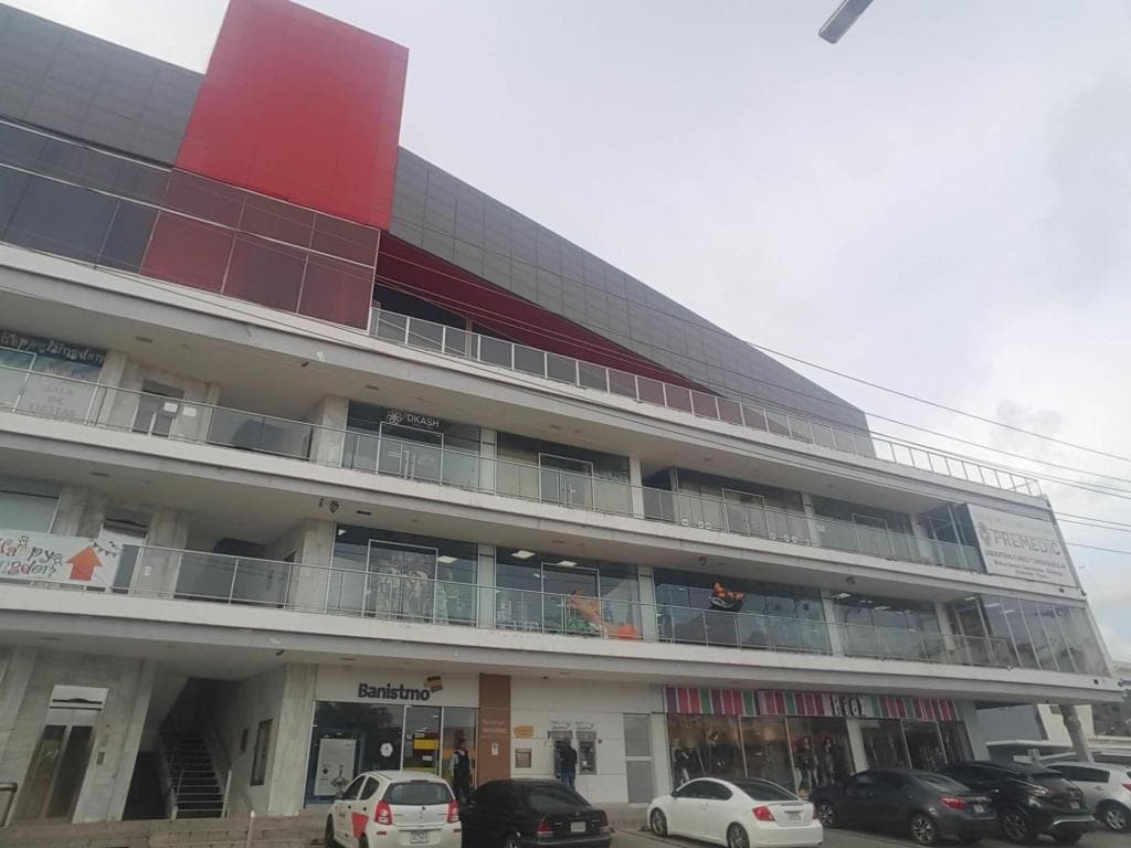 Comercial en Arrendar Versalles RAH PA: 19-11048 — foto 1