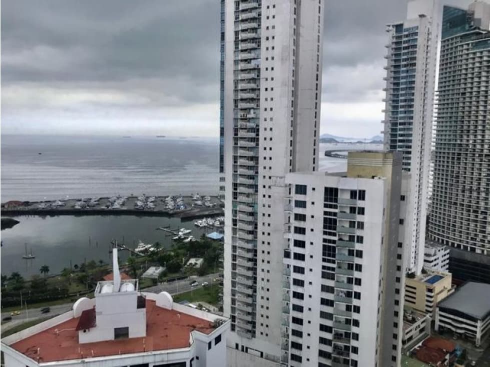 Se VENDE Apartamento en Avenida Balboa. — foto 1