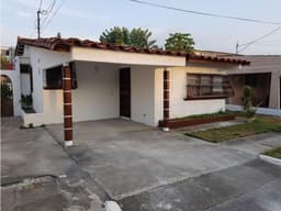 Casa en alquiler en Campo Liberg  YMW