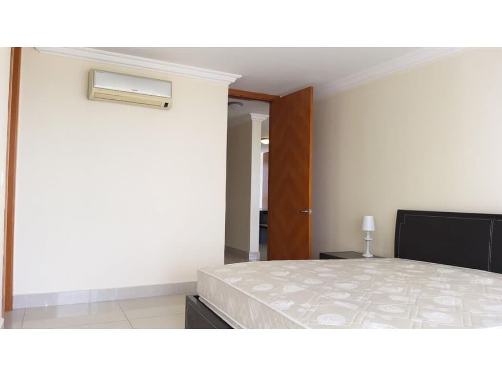Apartamento en alquiler en Altos del Golf YMW — foto 3