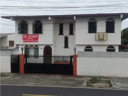 Venta de Casa en Parque Lefevre OLLU3431