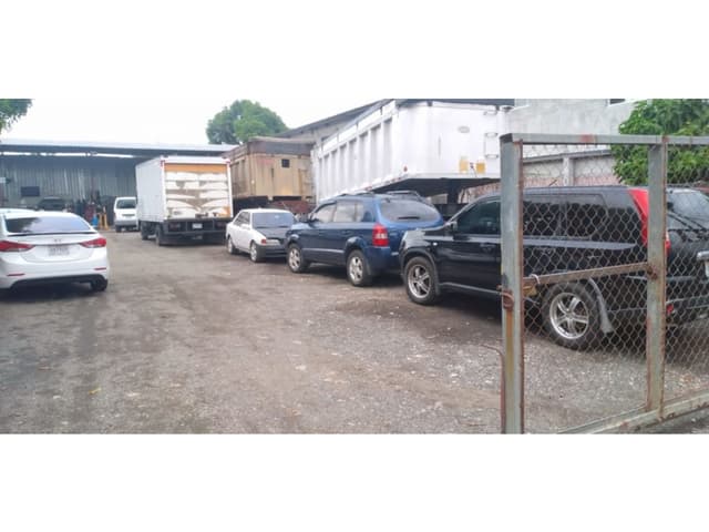 Alquilo terreno en las acacias 800m2