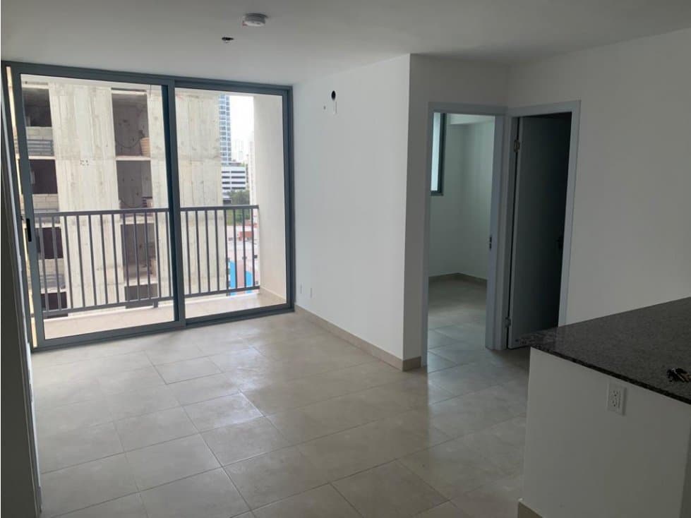 Se alquila apartamento de 64 m2 en la Vía España $730 — foto 1
