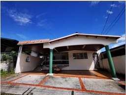 Sea Confiable Vende Casa en Urbanización La Gloria, Betania.