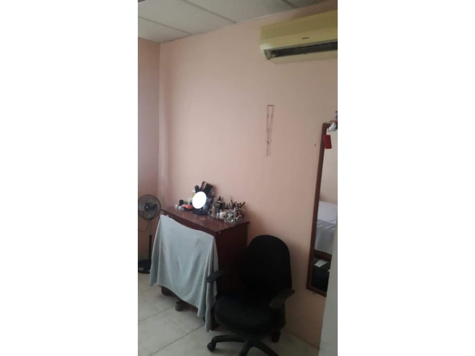 SE VENDE CASA VACÍA EN LA CASTELLANA — foto 2