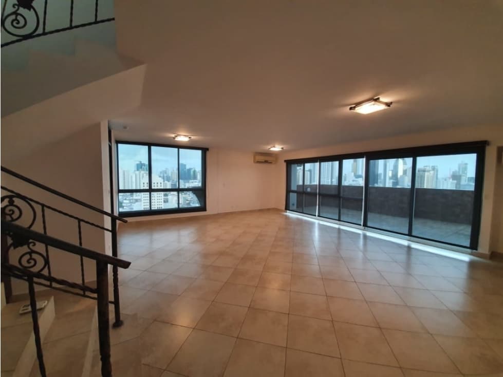 SE ALQUILA PENTHOUSE 203MTS EN EL CANGREJO — foto 1
