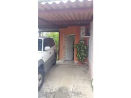 SE VENDE CASA VACÍA EN LA CASTELLANA