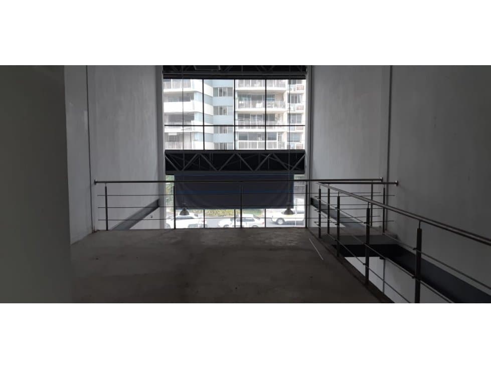 SE ALQUILA LOCAL COMERCIAL NEWBERRY PLAZA 158M2 — foto 2