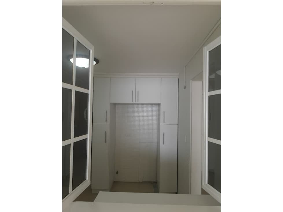 SE ALQUILA APARTAMENTO VACÍO 2 REC EN CALLE 50 — foto 5