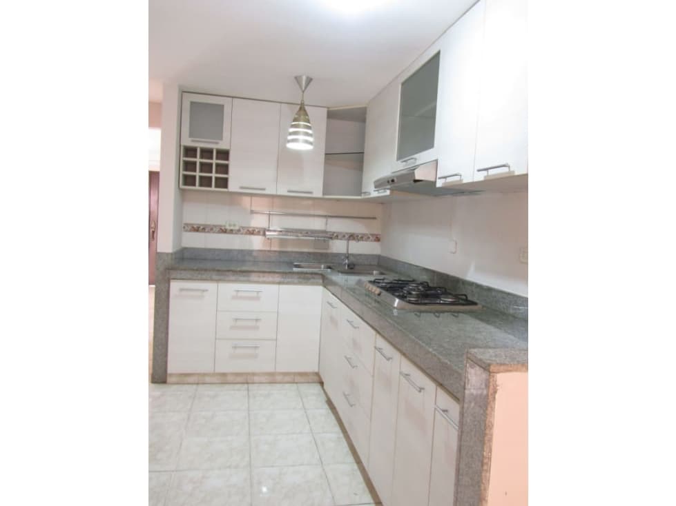 SE ALQUILA CASA DE DOS NIVELES 3 REC EN JUAN DIAZ — foto 3