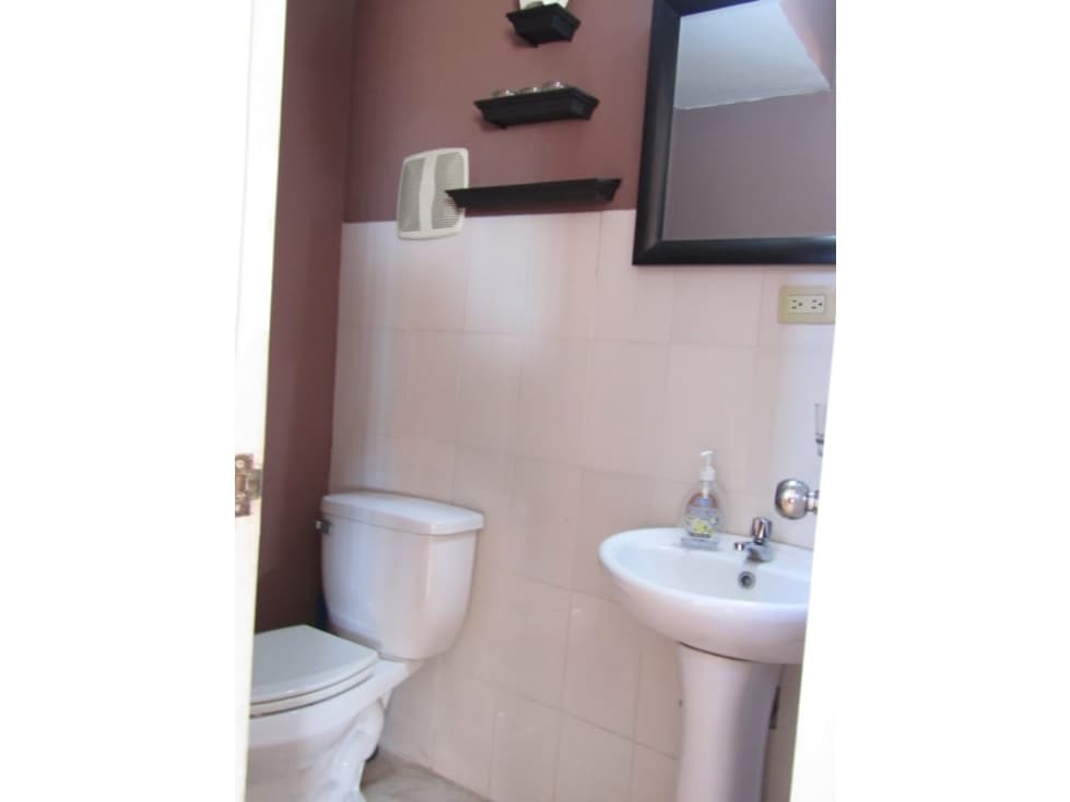 SE ALQUILA CASA DE DOS NIVELES 3 REC EN JUAN DIAZ — foto 6
