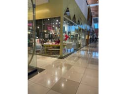 ALQUILER DE LOCAL COMERCIAL 70MTS EN MALL MULTIPLAZA