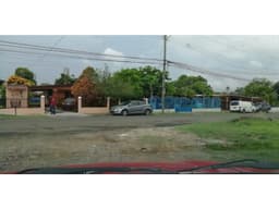 VENDO TERRENO EN JUAN DIAZ A ORILLA DE CALLE