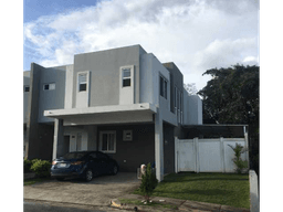 CASA EN PASEO DEL NORTE PH VICTORIA 3REC 3B + CBE