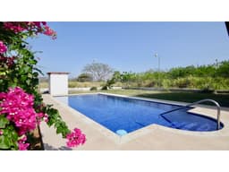 CASA CON PISCINA EN CORONADO