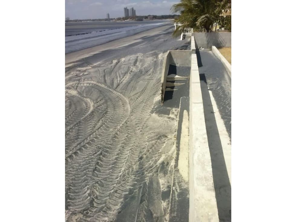VENTA TERRENO FRENTE A LA PLAYA GORGONA — foto 3