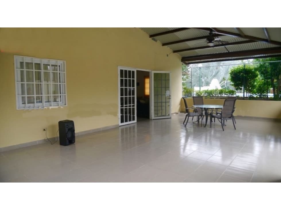 CASA EN CALLE VERANO-CORONADO — foto 3