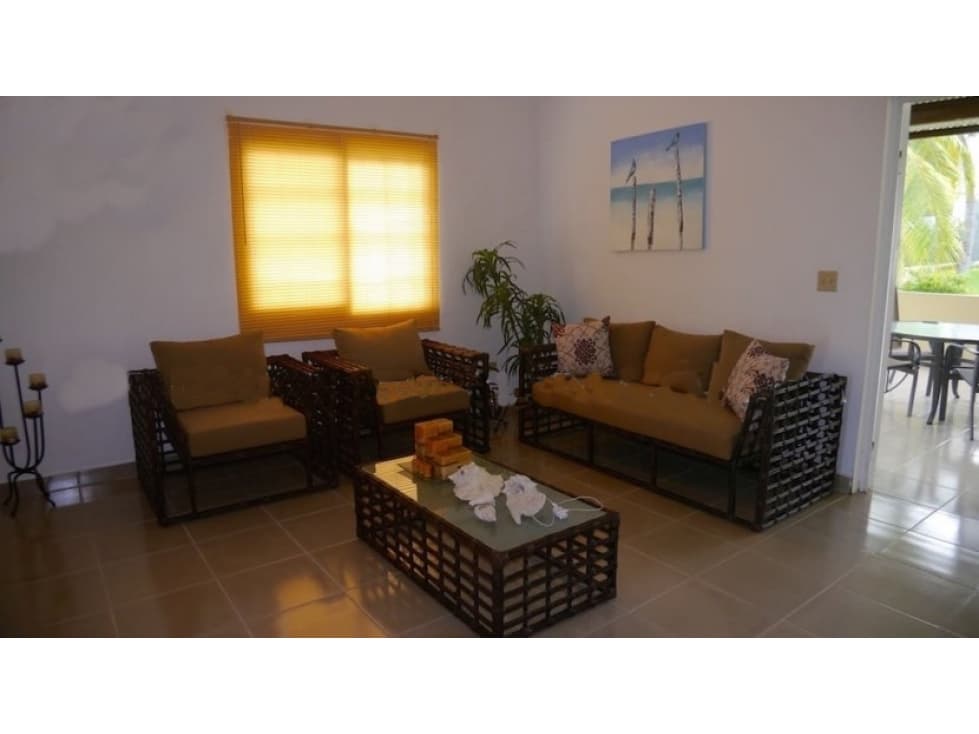 CASA EN CALLE VERANO-CORONADO — foto 4