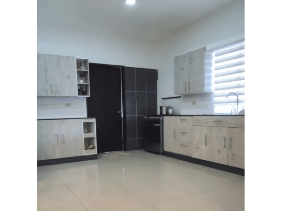 SE VENDE CASA URB LOMAS DE SANCARLITOS DAVID CHIRIQUÍ — foto 2