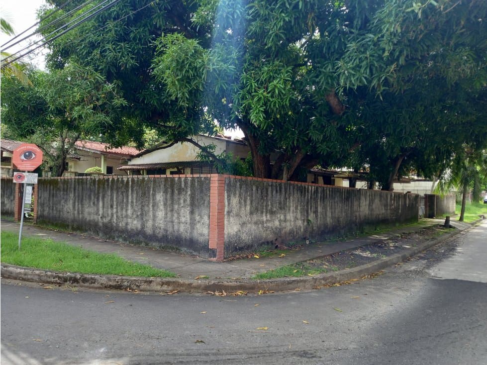 Venta de Lote con Casa en Miraflores, Panamá — foto 1