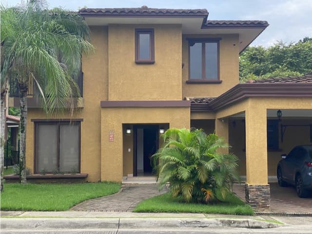 Venta de casa en Embassy Club, Clayton