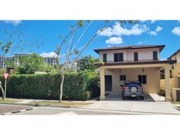 SE VENDE CASA EN WOODLANDS GRAN TERRENO PANAMA PACIFICO