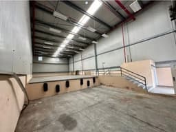 BODEGA DE 487 MTS2 EN CITY PLAZA EL CRISOL