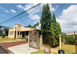Casa Residencial de 2 Niveles en Venta Urb. Club X, Betania | DC