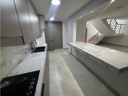 SAN FRANCISCO / URB. FLAMINGO / 240M / 4 HABITACION / 3 BAÑOS