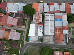 VENTA DE TERRENO CON GALERA Y DOS CASAS PARA OFICINAS