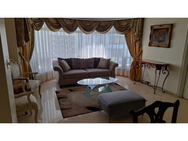 SE ALQUILA APARTAMENTO AMOBLADO EN COCO DEL MAR