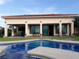 Residencia de lujo con dos casas y piscina en Hacienda Pacífica