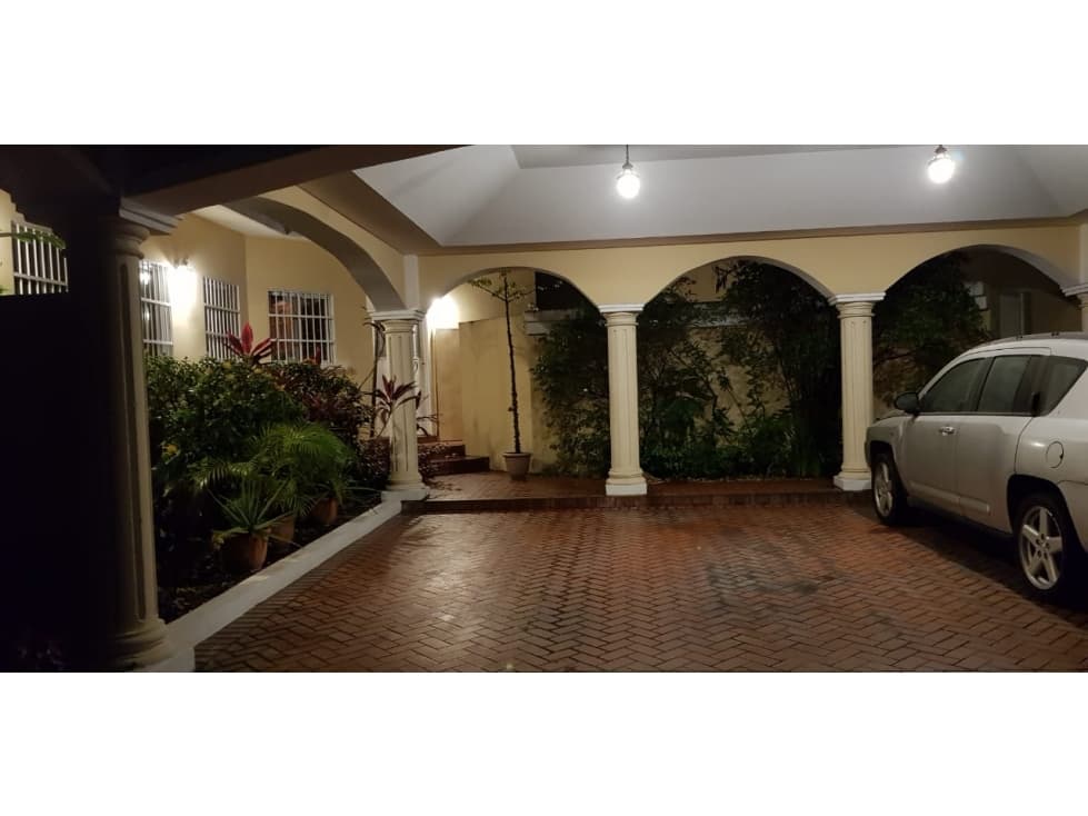 VENTA DE CASA DE DOS PLANTAS EN HATO PINTADO — foto 3